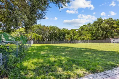 136 Sparrow Drive #B, Royal Palm Beach, FL 33411 - Photo 23