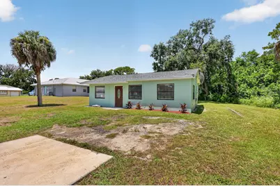 2205 N 44th Street, Fort Pierce, FL 34946 - Photo 1