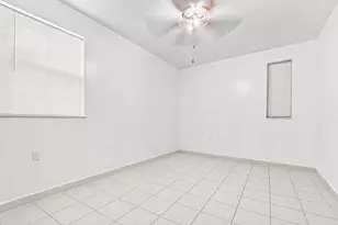 8800 NW 33 Ave Rd, Miami, FL 33147 - Photo 25