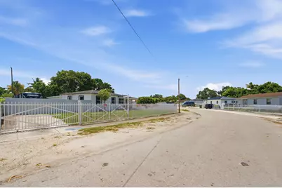 8800 NW 33 Avenue Road, Miami, FL 33147 - Photo 49