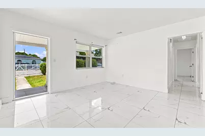 8800 NW 33 Avenue Road, Miami, FL 33147 - Photo 17