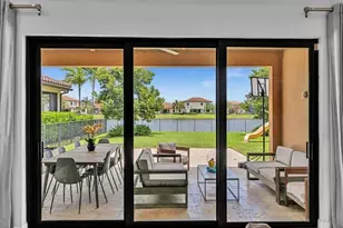 12143 S Baypoint Cir, Parkland, FL 33076 - Photo 11