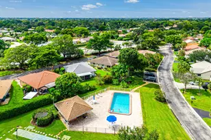 1752 Riverwood Ln, Coral Springs, FL 33071 - Photo 25