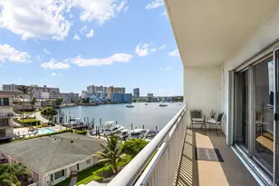 126 Golden Isles Dr, Hallandale Beach, FL 33009 - Photo 11