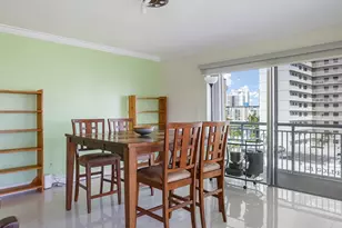 126 Golden Isles Dr, Hallandale Beach, FL 33009 - Photo 23