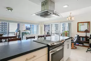126 Golden Isles Dr, Hallandale Beach, FL 33009 - Photo 17