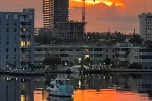 126 Golden Isles Dr, Hallandale Beach, FL 33009 - Photo 39