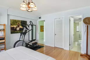 126 Golden Isles Dr, Hallandale Beach, FL 33009 - Photo 27