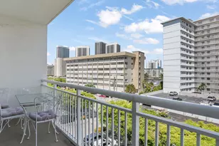 126 Golden Isles Dr, Hallandale Beach, FL 33009 - Photo 27