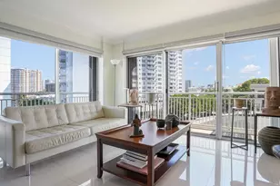 126 Golden Isles Dr, Hallandale Beach, FL 33009 - Photo 21