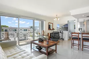 126 Golden Isles Dr, Hallandale Beach, FL 33009 - Photo 5