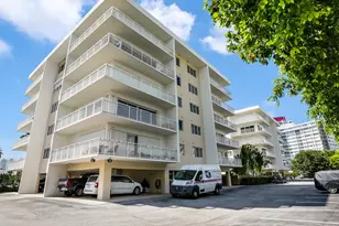 126 Golden Isles Dr, Hallandale Beach, FL 33009 - Photo 33