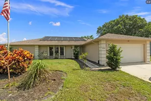 329 SE Oakridge Dr, Port Saint Lucie, FL 34984 - Photo 1