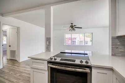 950 W 36th Street, Riviera Beach, FL 33404 - Photo 5