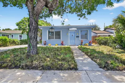 910 SE 3rd Street, Boynton Beach, FL 33435 - Photo 1