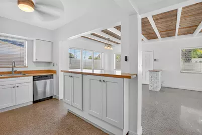 910 SE 3rd Street, Boynton Beach, FL 33435 - Photo 13