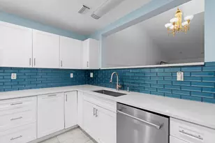 471 Ashwood Pl, Boca Raton, FL 33431 - Photo 5