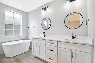 2425 San Pietro Cir, Palm Beach Gardens, FL 33410 - Photo 15