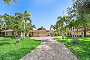 221 Thornton Dr, Palm Beach Gardens, FL 33418 - Photo 1