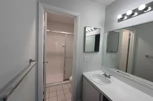 4419 Treehouse Ln, Tamarac, FL 33319 - Photo 3