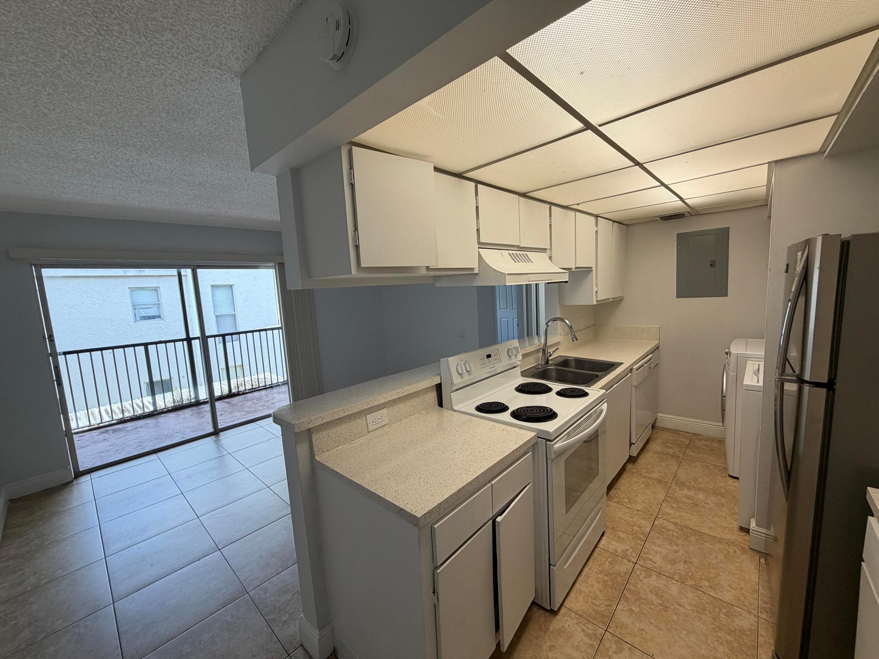 4419 Treehouse Ln #C - 4419 Treehouse Ln #C, Tamarac, FL 33319 Luxury Property | Jose Angel Pina