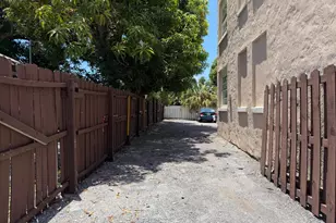 514 El Vedado, West Palm Beach, FL 33405 - Photo 13