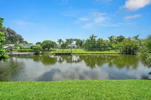 100 Sparrow Dr, Royal Palm Beach, FL 33411 - Photo 33