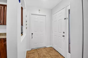 1633 Woodbridge Lakes Cir, West Palm Beach, FL 33406 - Photo 7