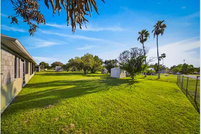 1462 SE North Balcourt Court SE, Port Saint Lucie, FL 34952 - Photo 23