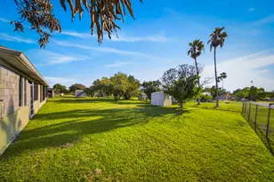1462 SE North Balcourt Ct SE, Port Saint Lucie, FL 34952 - Photo 23