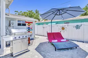 42 SW 12th St, Dania Beach, FL 33004 - Photo 5
