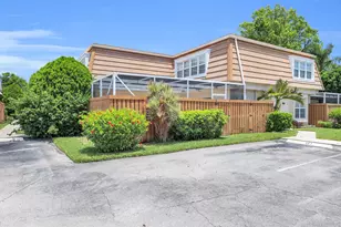 11557 Winchester Dr, Palm Beach Gardens, FL 33410 - Photo 3