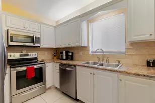 12524 Shoreline Dr, Wellington, FL 33414 - Photo 11