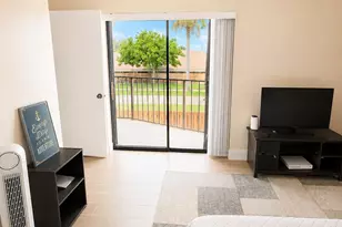 192 Springdale Cir, Palm Springs, FL 33461 - Photo 13