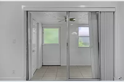 2940 Crosley Drive E, West Palm Beach, FL 33415 - Photo 13