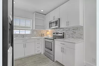 2940 Crosley Drive E, West Palm Beach, FL 33415 - Photo 5