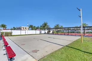 2940 Crosley Dr E, West Palm Beach, FL 33415 - Photo 27