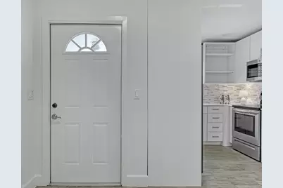 2940 Crosley Drive E, West Palm Beach, FL 33415 - Photo 3