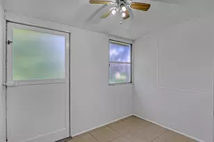 2940 Crosley Dr E, West Palm Beach, FL 33415 - Photo 17