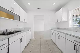 583 NW 17th Pl, Fort Lauderdale, FL 33311 - Photo 3