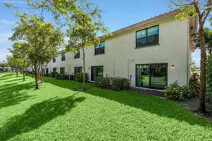 6001 Woods Edge Cir, Riviera Beach, FL 33410 - Photo 33