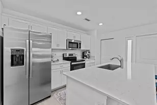 6001 Woods Edge Cir, Riviera Beach, FL 33410 - Photo 7