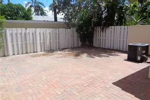 11379 NW 34th Pl, Sunrise, FL 33323 - Photo 13