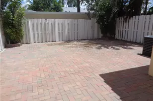 11379 NW 34th Pl, Sunrise, FL 33323 - Photo 15