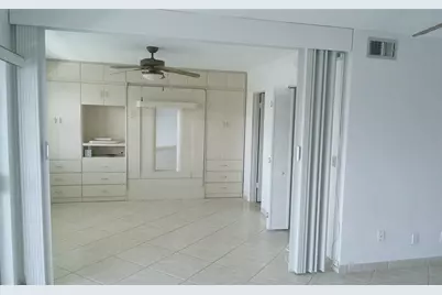 465 Paradise Isle Boulevard #307, Hallandale Beach, FL 33009 - Photo 5