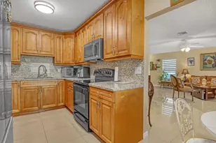 2886 Fernley Dr E, West Palm Beach, FL 33415 - Photo 15