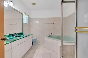 420 18th Ave NE, Naples, FL 34120 - Photo 17