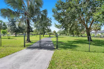420 18th Avenue NE, Naples, FL 34120 - Photo 45