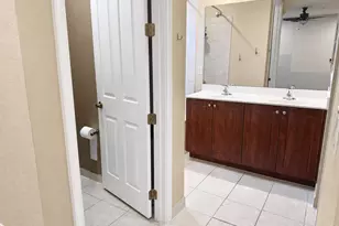 2851 W Prospect Rd, Tamarac, FL 33309 - Photo 9