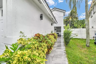 651 SW 176th Avenue, Pembroke Pines, FL 33029 - Photo 29